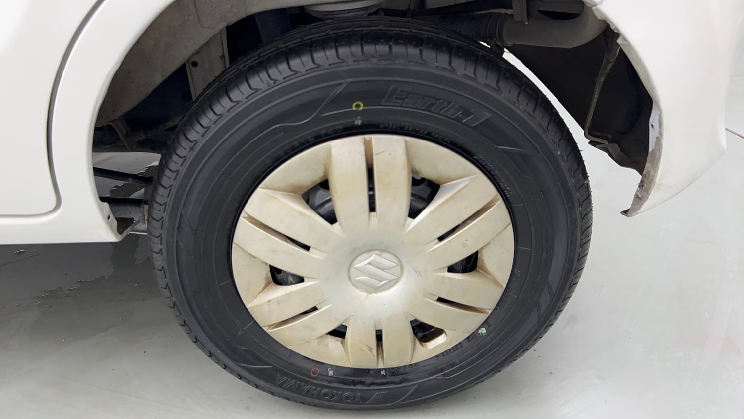 Used 2013 Maruti Suzuki Alto 800 Vxi Petrol Manual tyres LEFT REAR TYRE RIM VIEW
