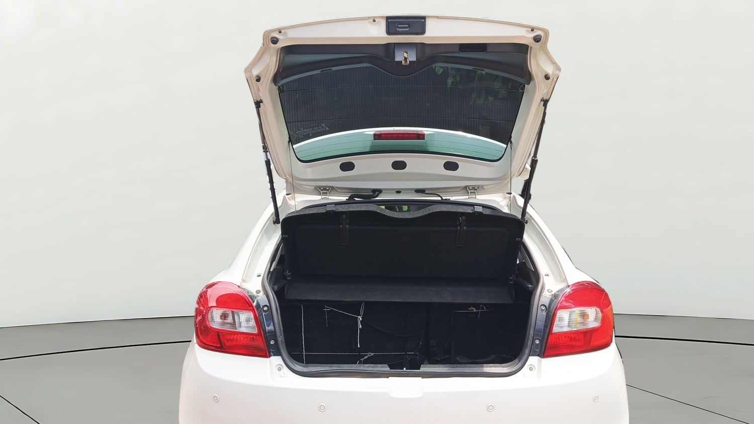Used 2017 Maruti Suzuki Baleno Delta 1.2 Petrol Manual interior DICKY DOOR OPEN VIEW