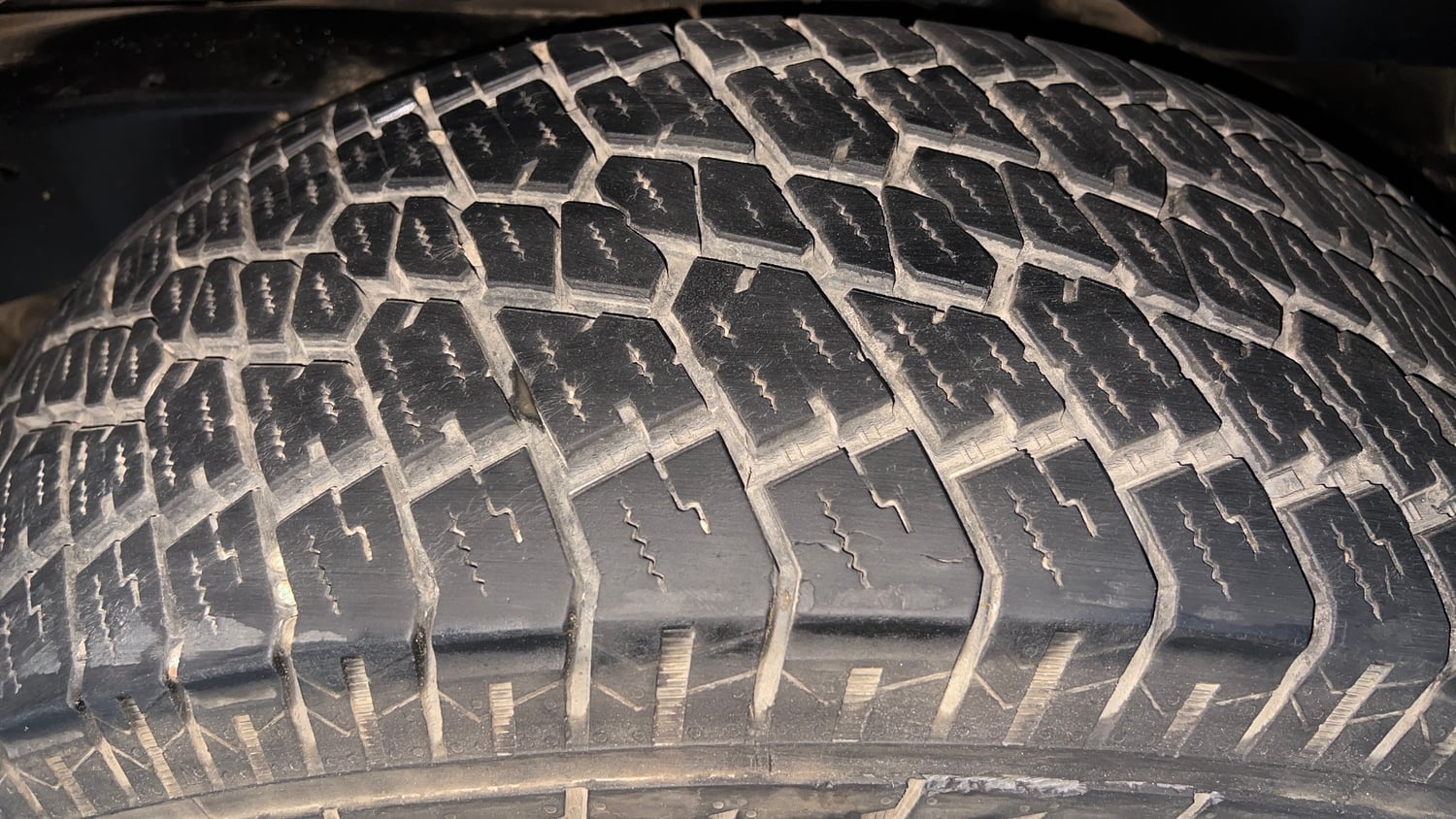 Used 2023 Mahindra Thar LX Hard Top Petrol AT RWD Petrol Automatic tyres LEFT REAR TYRE TREAD VIEW