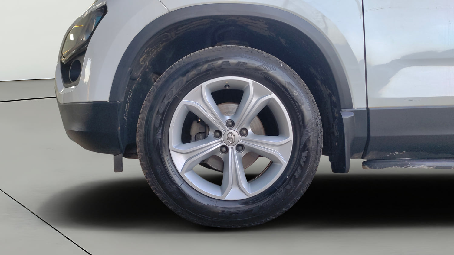 Used 2019 Tata Harrier XZ Diesel Manual tyres LEFT FRONT TYRE RIM VIEW