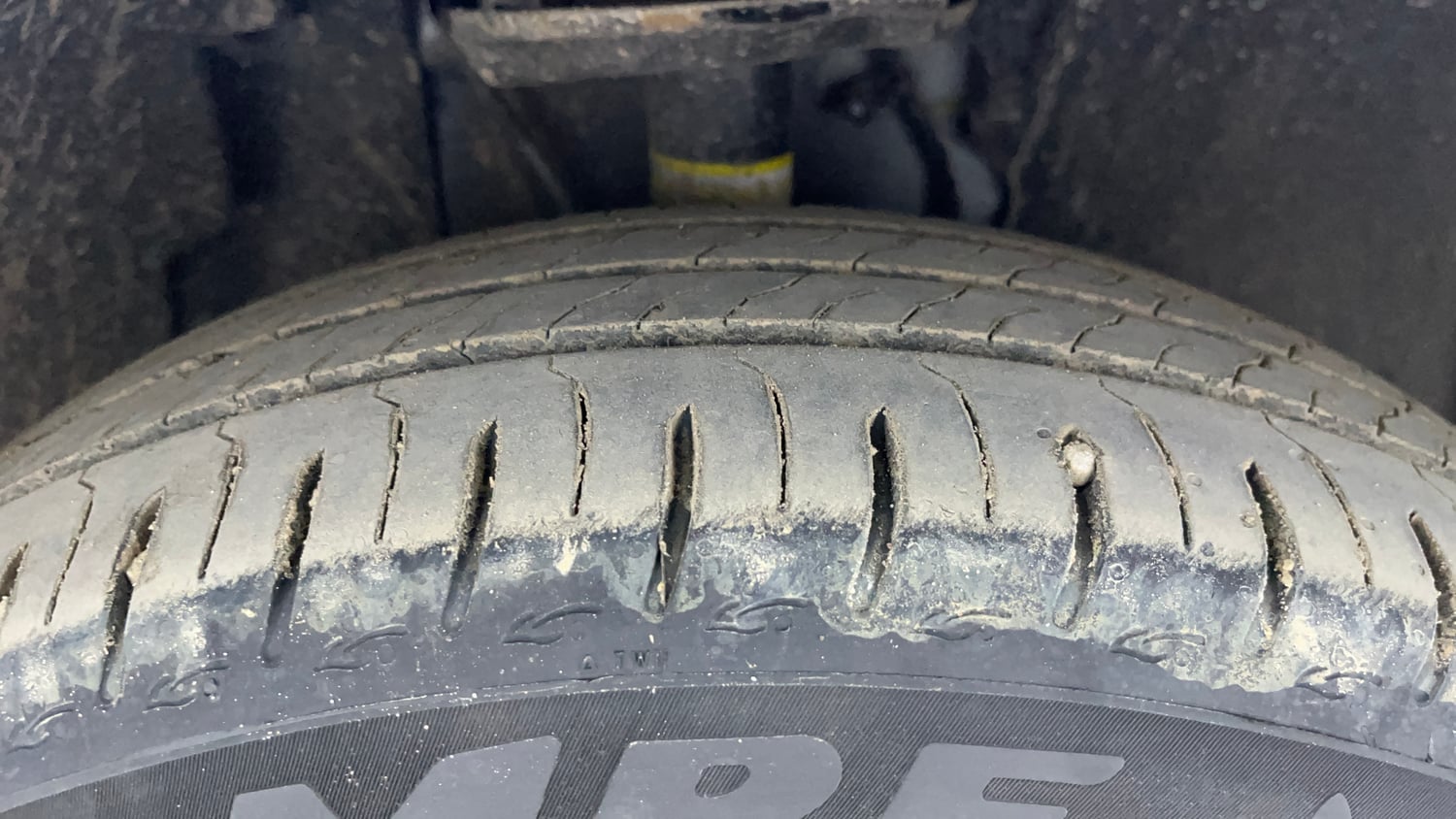 Used 2026 Tata Altroz Creative Petrol 5AMT Petrol Automatic tyres RIGHT FRONT TYRE TREAD VIEW