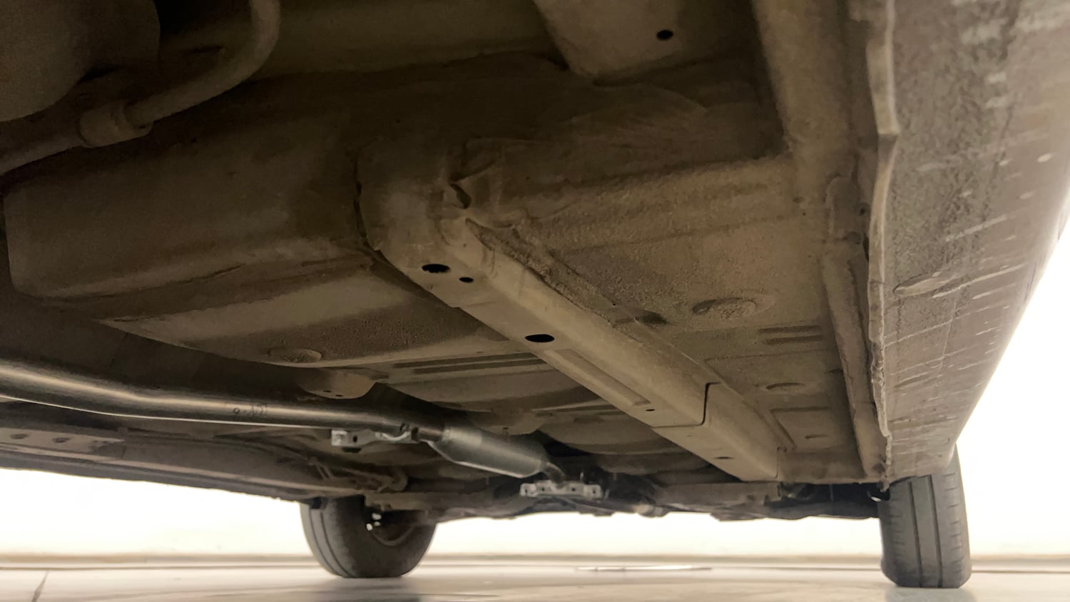 Used 2014 Hyundai i10 Sportz 1.1 iRDE2 Petrol Manual extra REAR RIGHT UNDERBODY VIEW