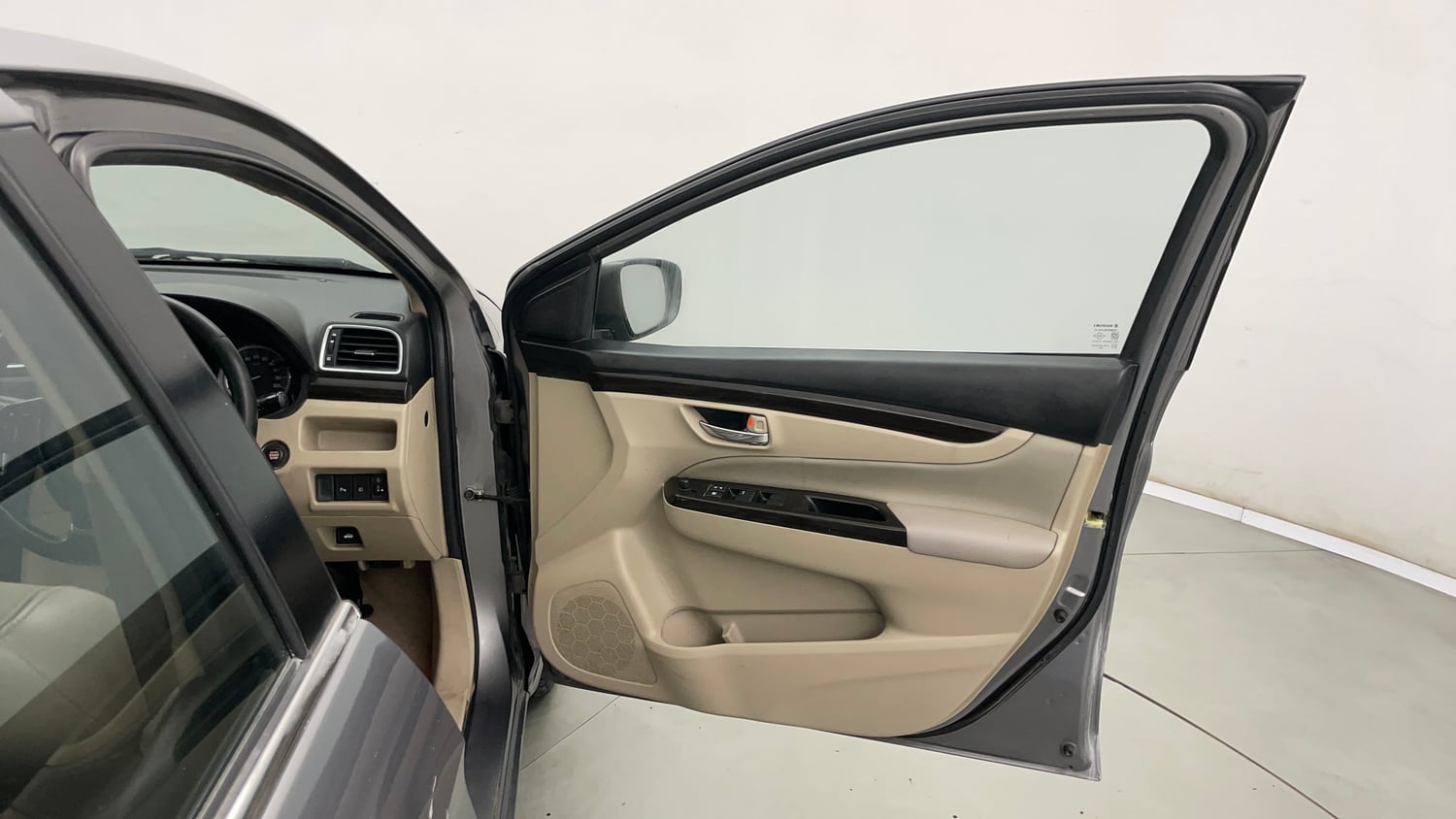 Used 2017 Maruti Suzuki Ciaz Alpha 1.4 MT Petrol Manual interior RIGHT FRONT DOOR OPEN VIEW