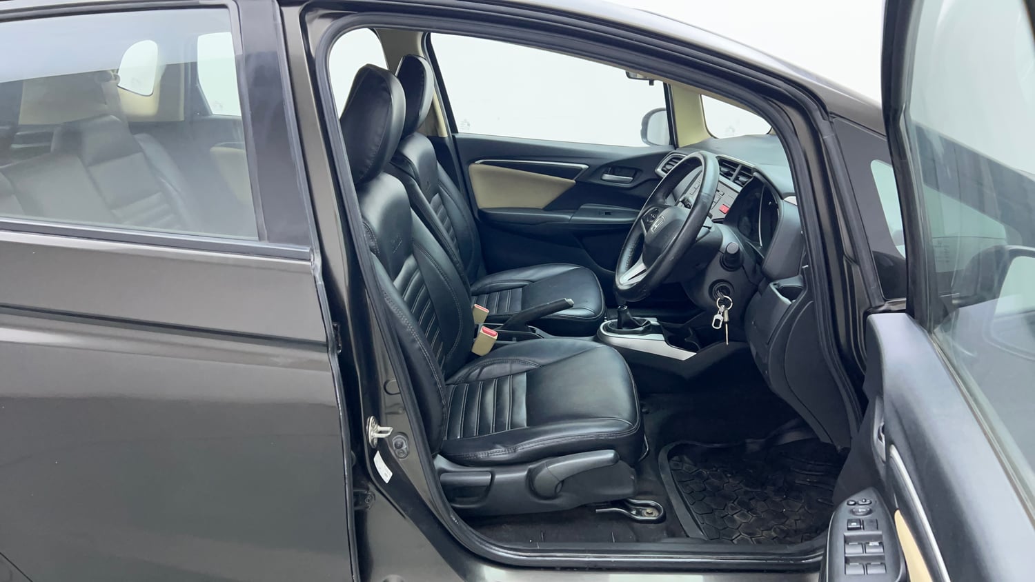 Used 2016 Honda Jazz V Petrol Petrol Manual interior RIGHT SIDE FRONT DOOR CABIN VIEW