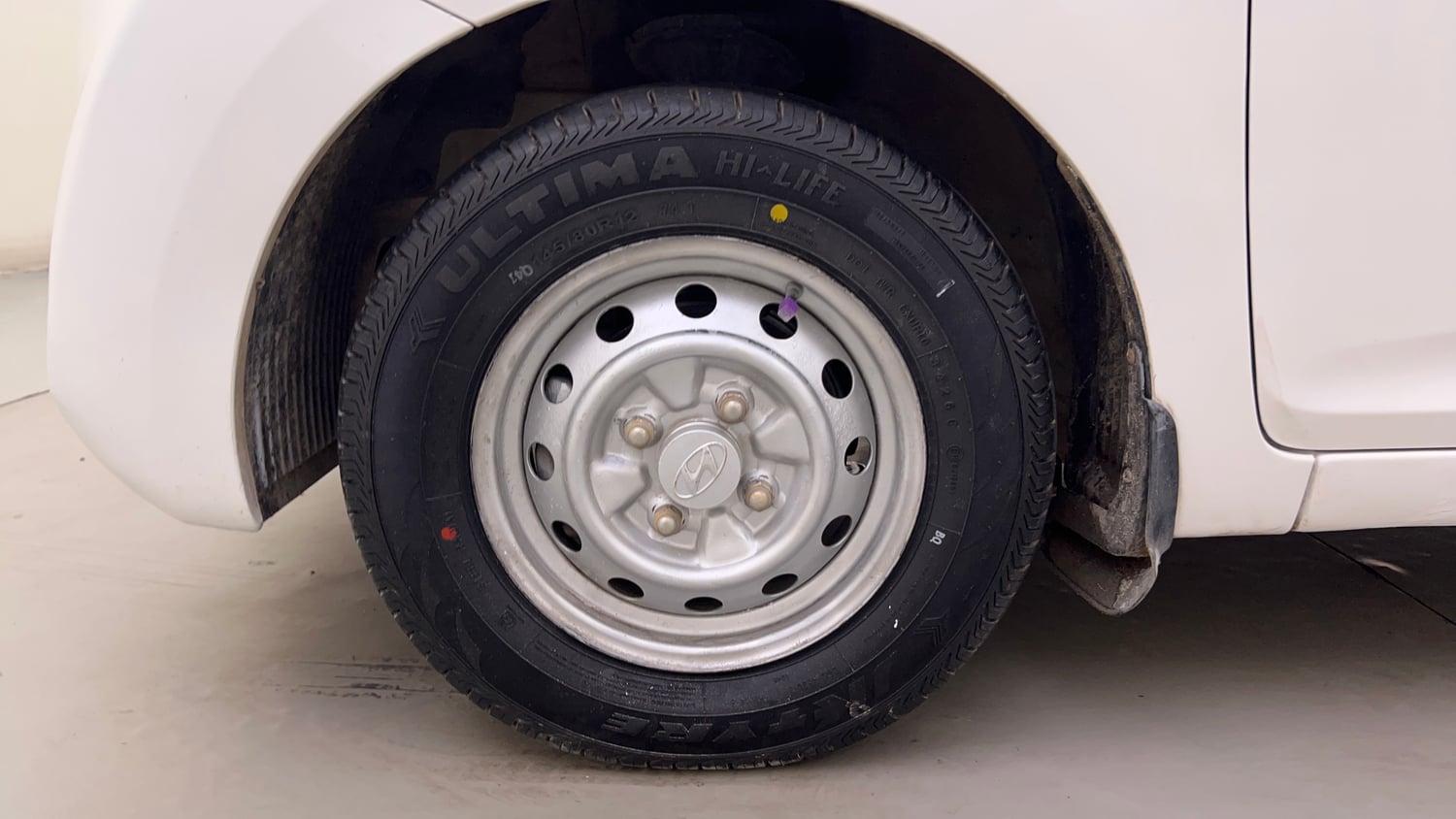 Used 2017 Hyundai Eon Era + Petrol Manual tyres LEFT FRONT TYRE RIM VIEW
