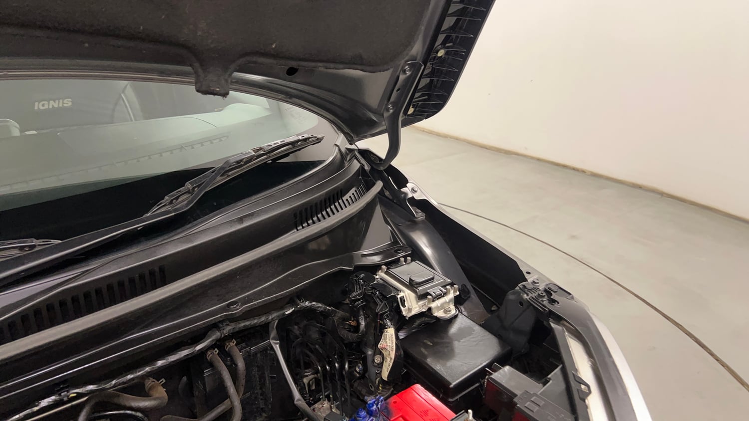 Used 2021 Maruti Suzuki Ignis Zeta 1.2 AMT Petrol Automatic engine ENGINE LEFT SIDE HINGE & APRON VIEW
