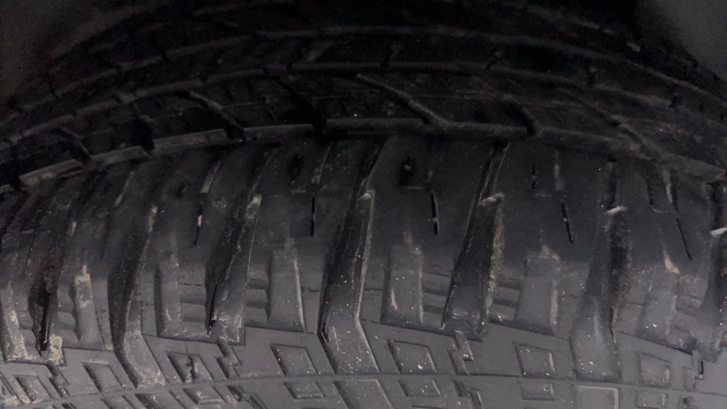 Used 2018 Jeep Compass Sport 2.0 Diesel Diesel Manual tyres LEFT REAR TYRE TREAD VIEW