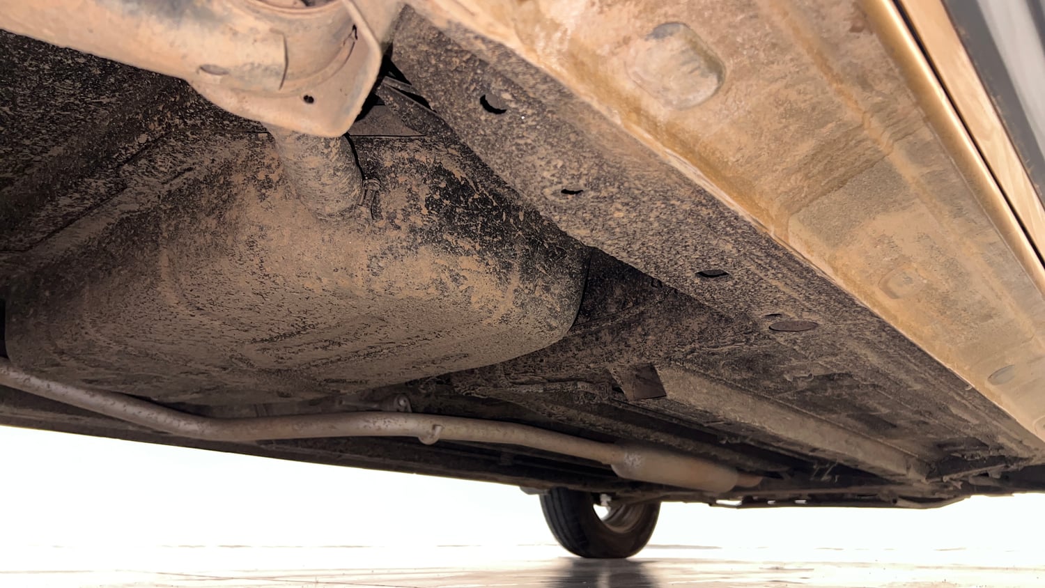 Used 2022 Renault Triber RXZ EASY-R AMT Petrol Automatic extra REAR RIGHT UNDERBODY VIEW