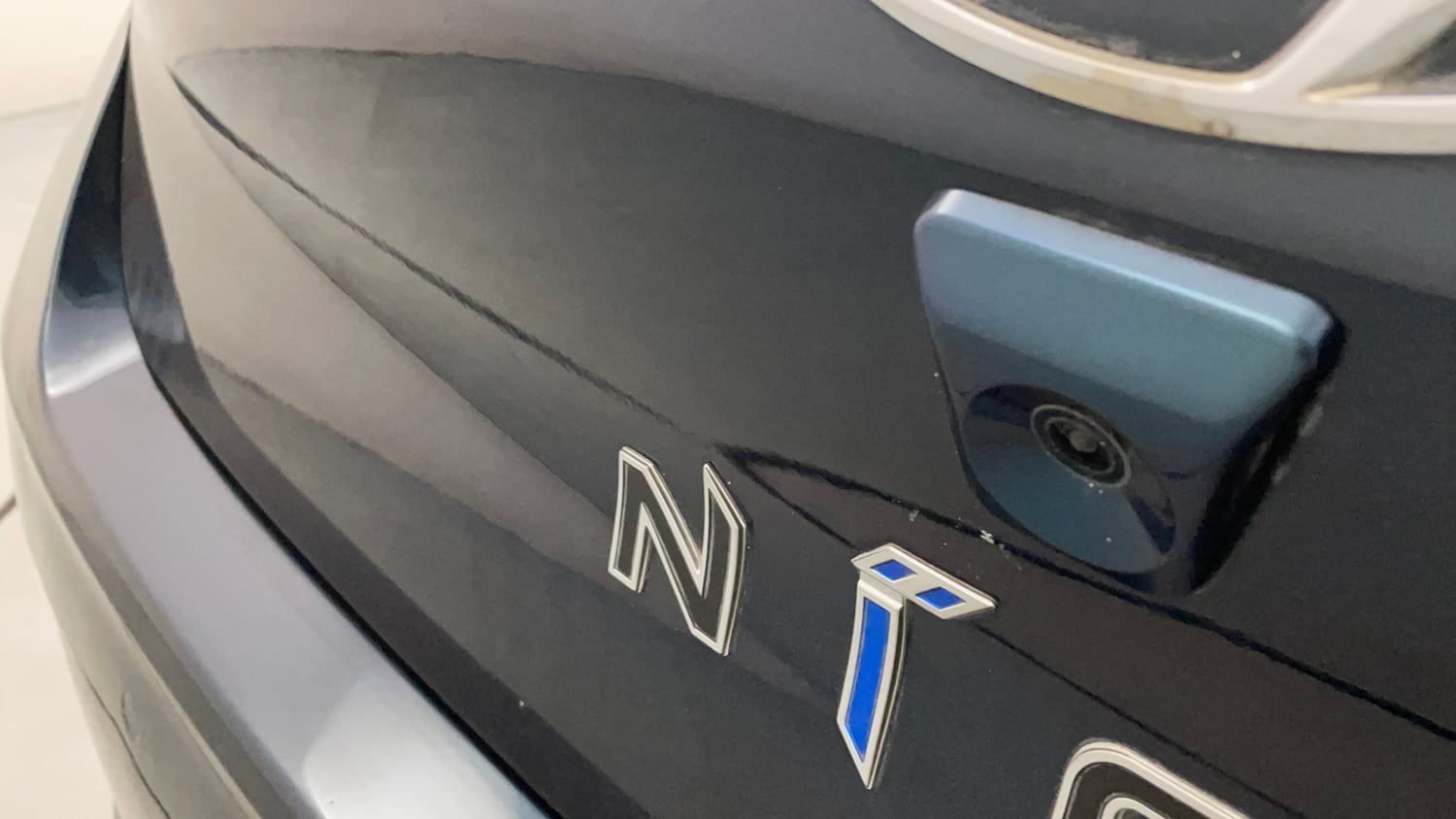 Used 2022 Hyundai Grand i10 Nios Sportz AMT 1.2 Kappa VTVT Petrol Automatic dents MINOR SCRATCH