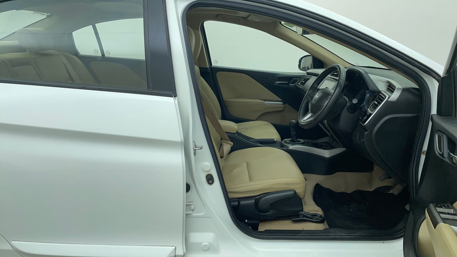 Used 2019 Honda City ZX Petrol Petrol Manual interior RIGHT SIDE FRONT DOOR CABIN VIEW