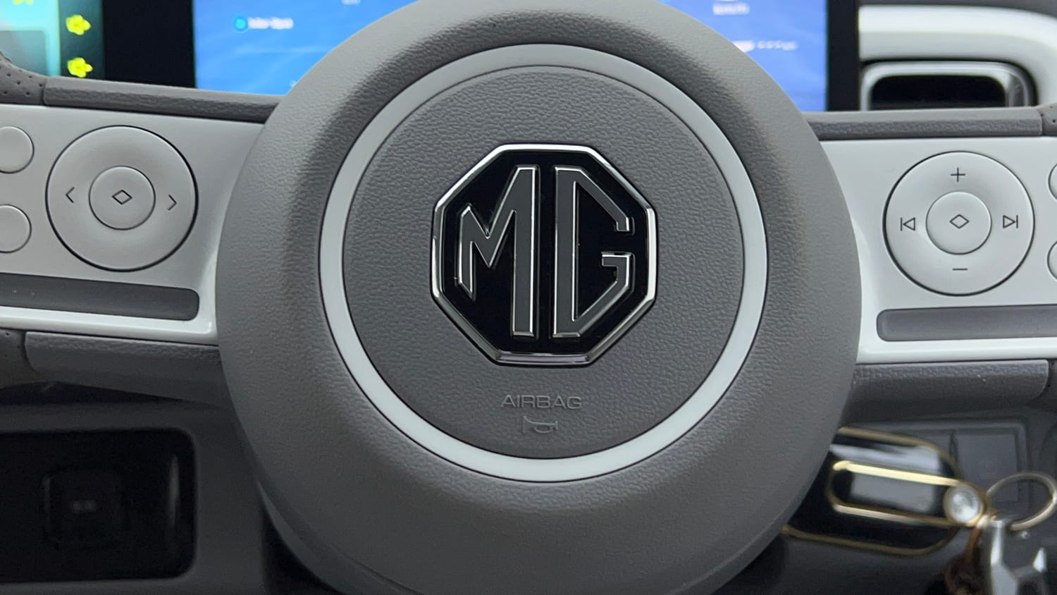 Used 2024 MG Motors Comet EV Excite FC Electric Automatic top_features Airbags