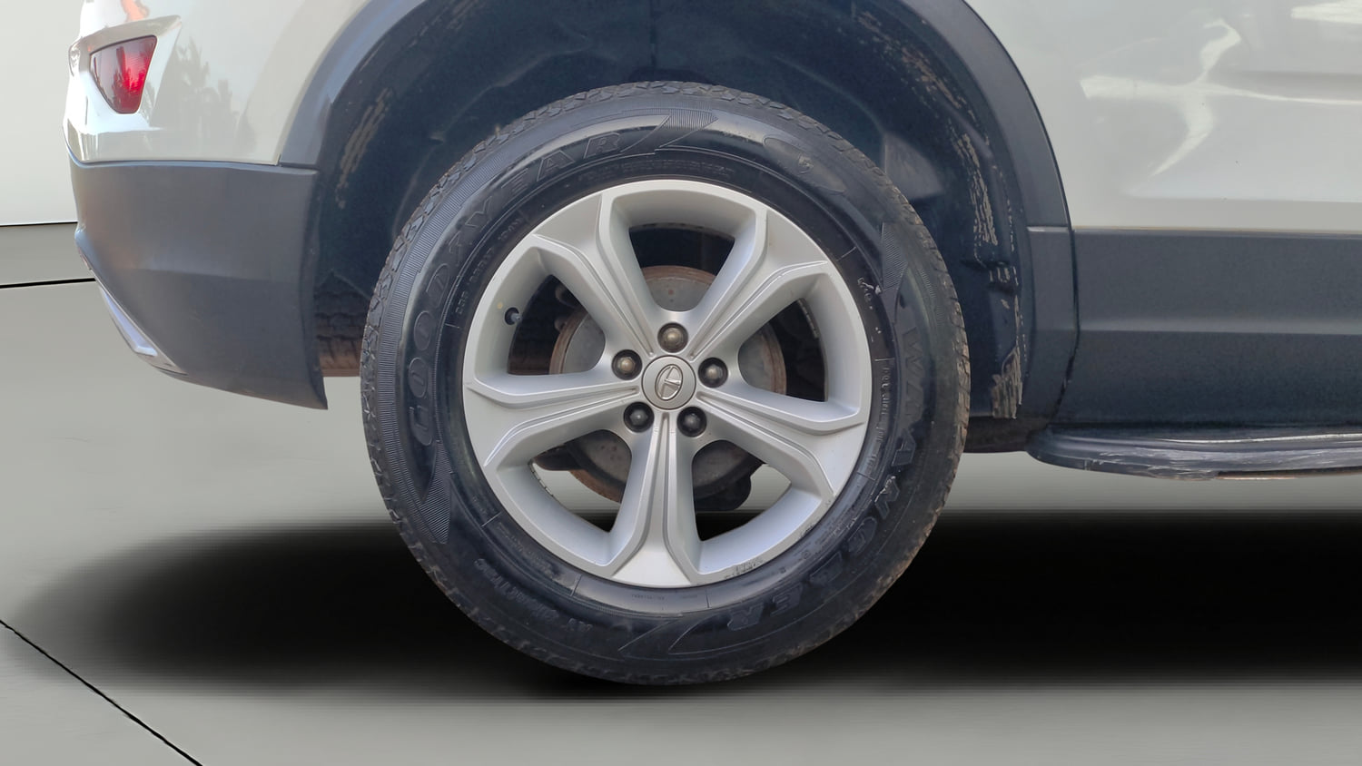 Used 2019 Tata Harrier XZ Diesel Manual tyres RIGHT REAR TYRE RIM VIEW