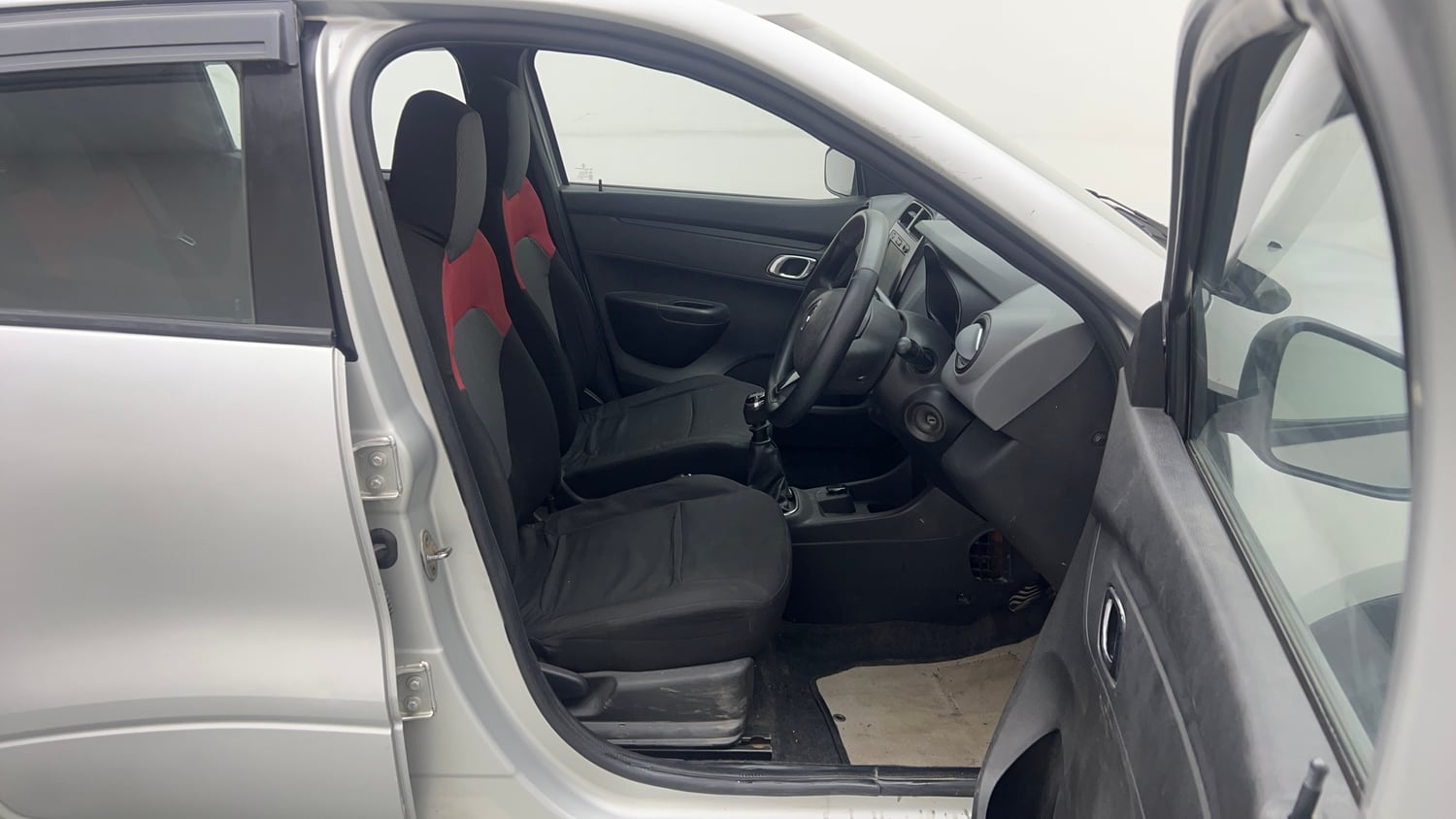 Used 2018 Renault Kwid RXT Opt Petrol Manual interior RIGHT SIDE FRONT DOOR CABIN VIEW