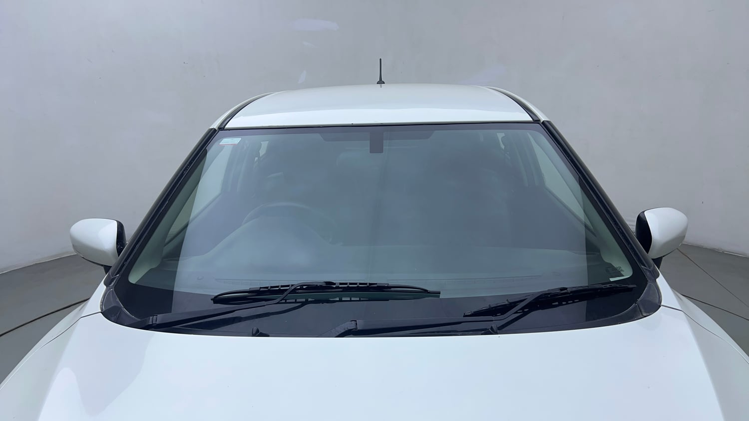 Used 2016 Maruti Suzuki Baleno Delta 1.2 Petrol Manual exterior FRONT WINDSHIELD VIEW