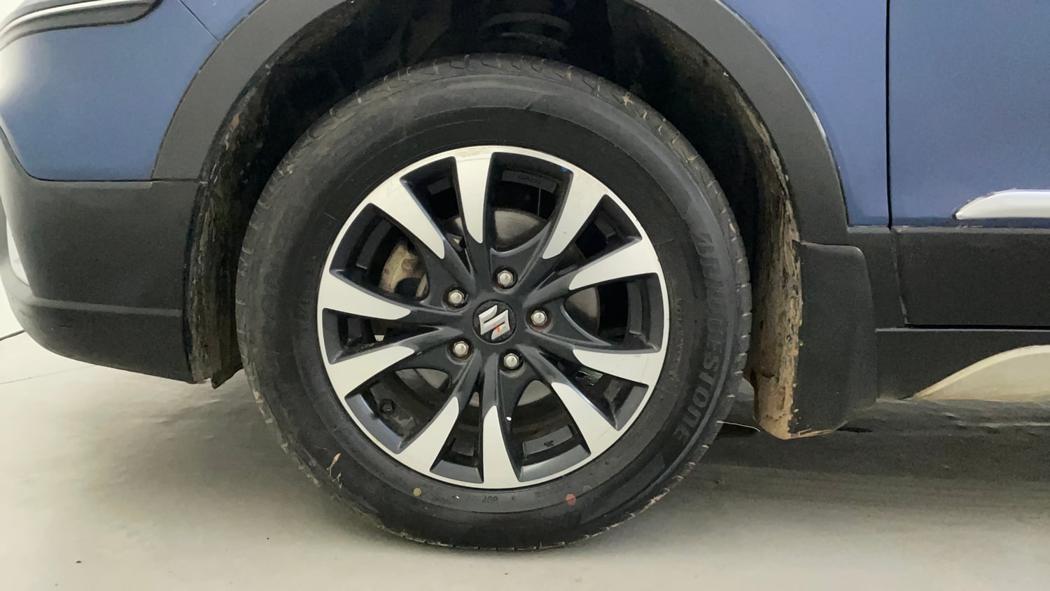 Used 2018 Maruti Suzuki S-Cross Zeta 1.3 Diesel Manual tyres LEFT FRONT TYRE RIM VIEW