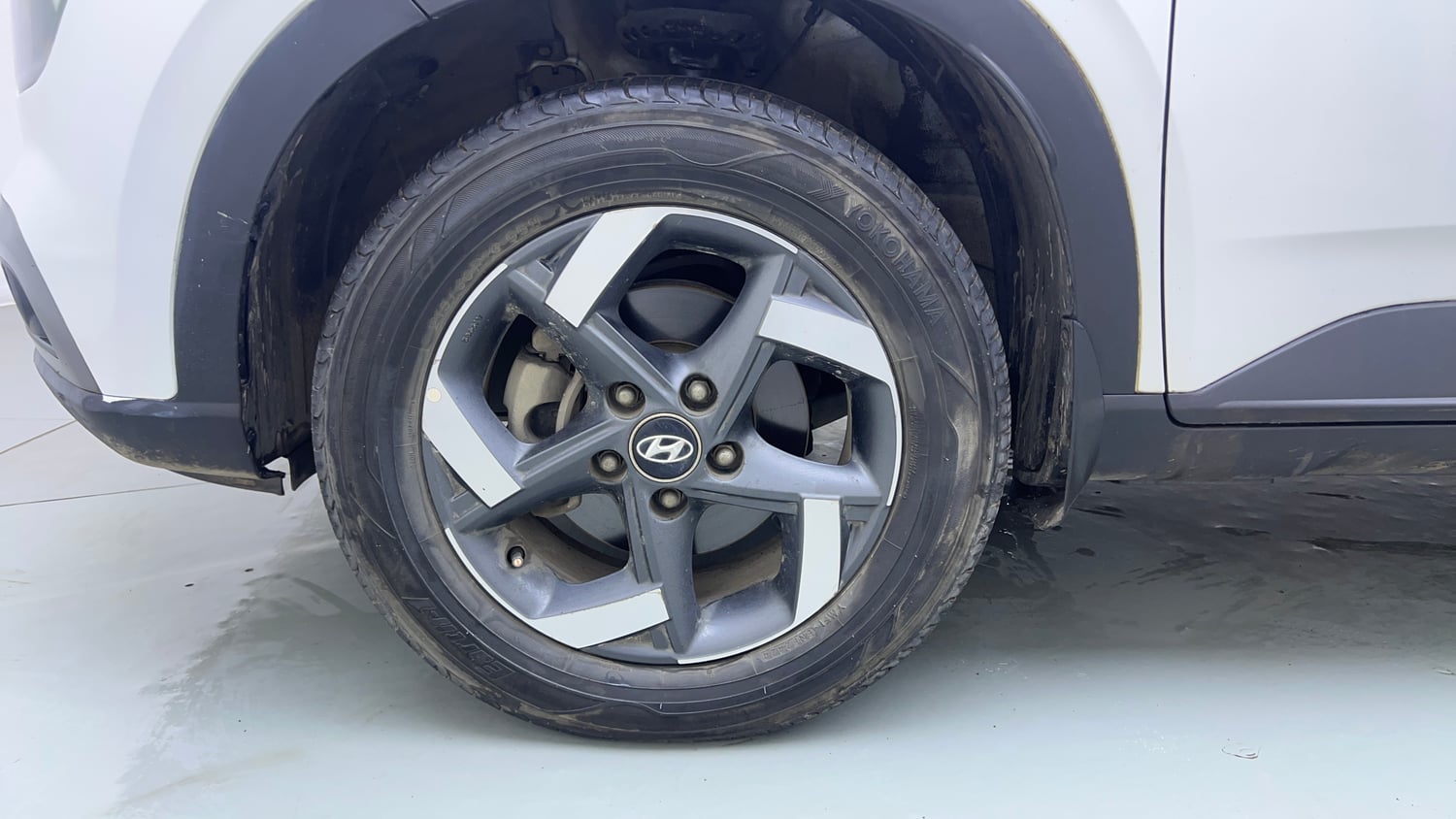 Used 2019 Hyundai Venue SX Plus 1.0 Turbo DCT Petrol Automatic tyres LEFT FRONT TYRE RIM VIEW