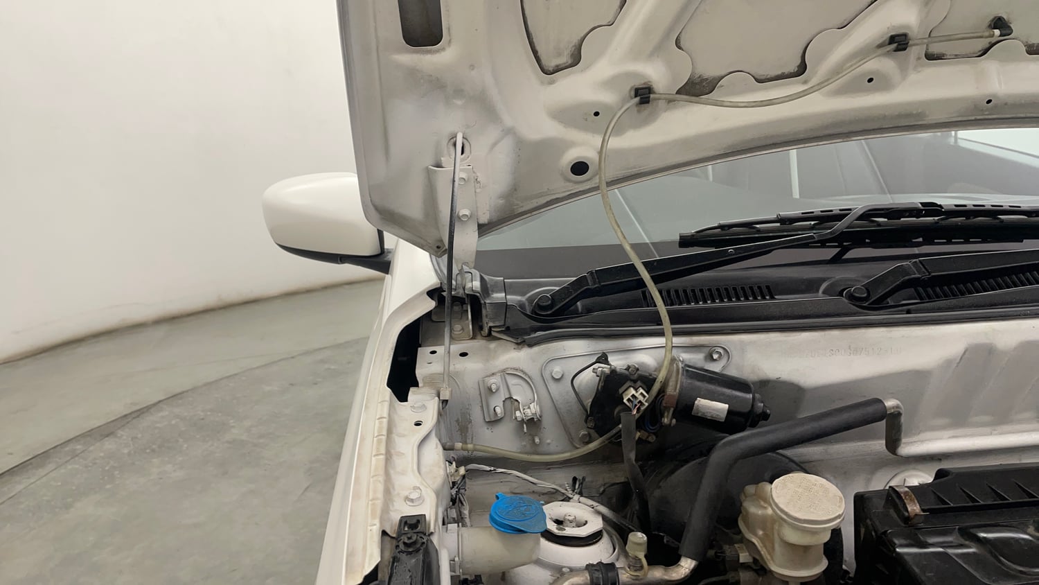 Used 2016 Maruti Suzuki Alto K10 VXi AMT Petrol Automatic engine ENGINE RIGHT SIDE HINGE & APRON VIEW