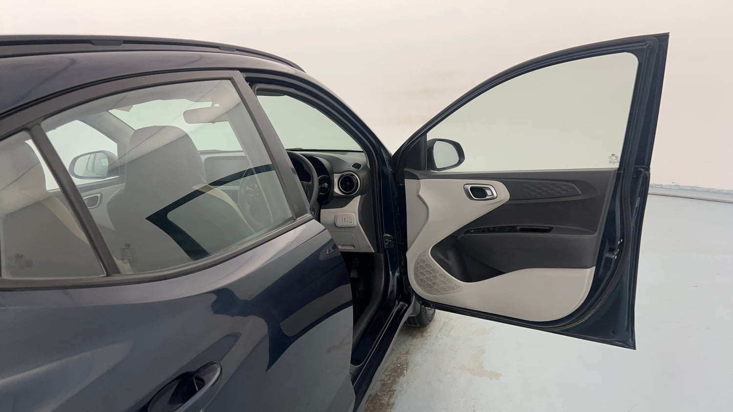 Used 2021 Hyundai Grand i10 Nios Sportz 1.2 Kappa VTVT CNG Cng Manual interior RIGHT FRONT DOOR OPEN VIEW