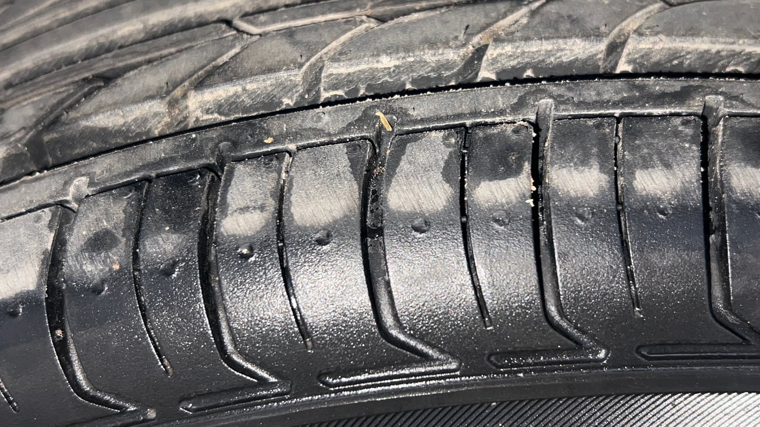 Used 2018 Hyundai Grand i10 Sportz 1.2 Kappa VTVT Petrol Manual tyres LEFT FRONT TYRE TREAD VIEW