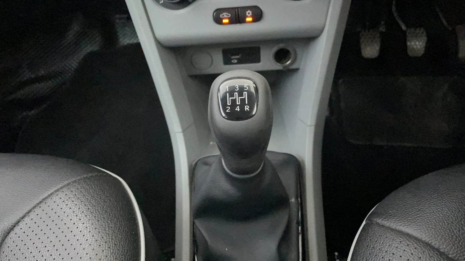 Used 2021 Tata Tiago XT Petrol Manual interior GEAR  KNOB VIEW