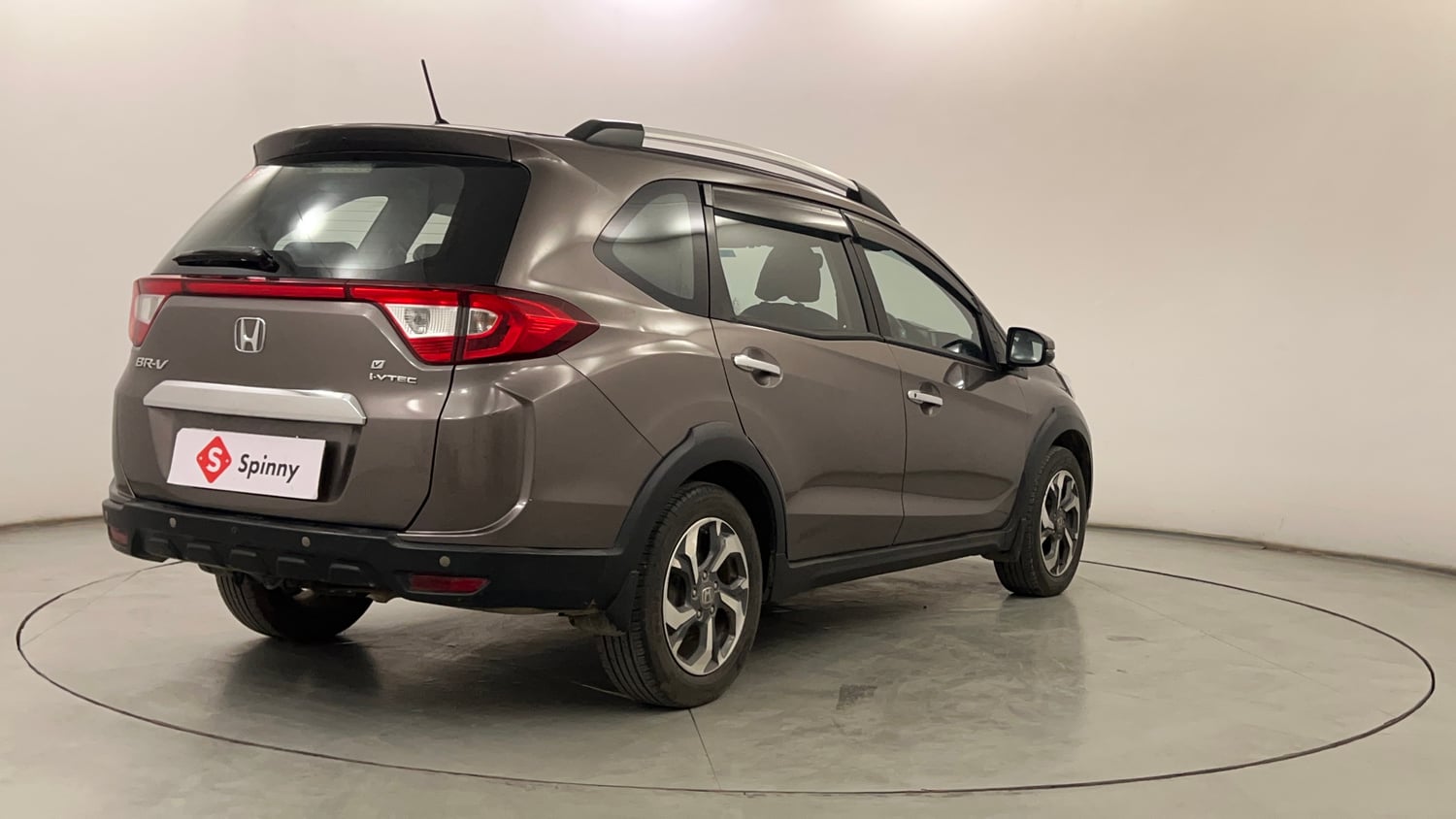 Used 2017 Honda BR-V V CVT Petrol Petrol Automatic exterior RIGHT REAR CORNER VIEW