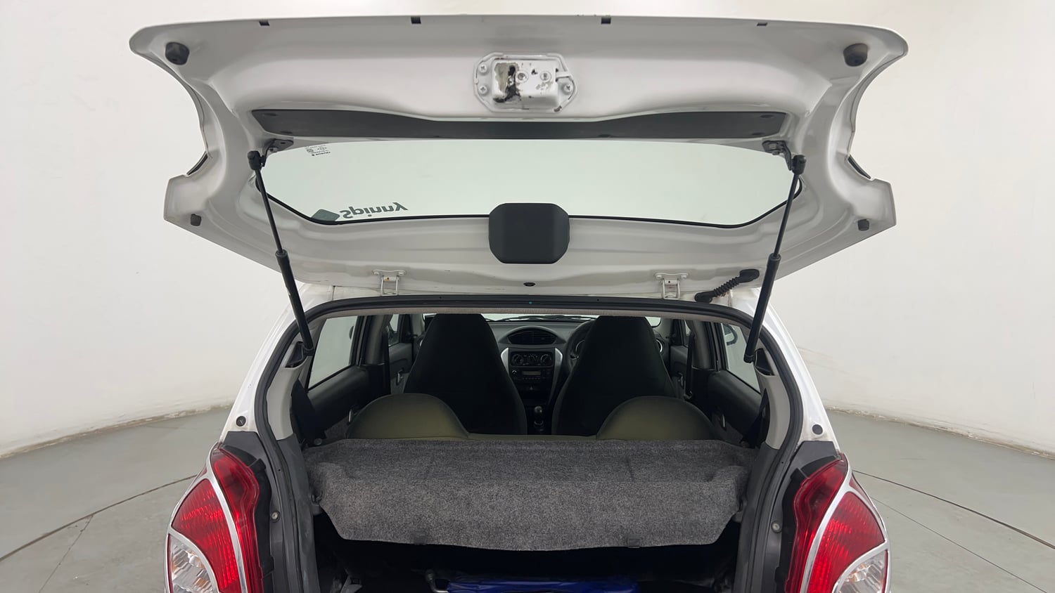 Used 2016 Maruti Suzuki Alto 800 VXi Petrol Manual interior DICKY DOOR OPEN VIEW