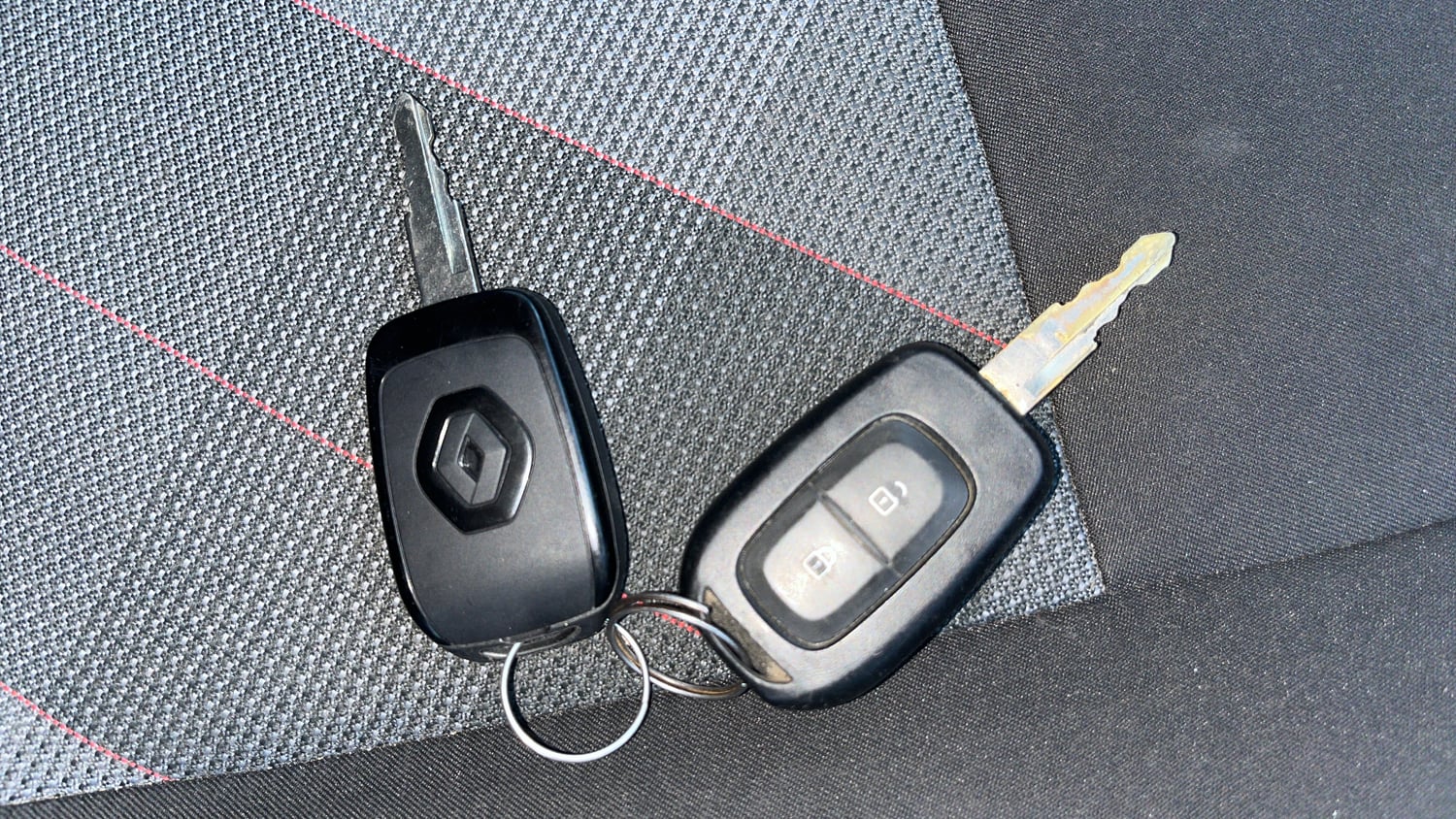 Used 2021 Renault Kwid RXT 1.0 Opt Petrol Manual extra CAR KEY VIEW