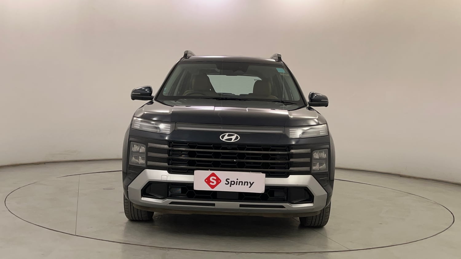 Used 2024 Hyundai Alcazar Signature 1.5 Diesel AT 7STR Diesel Automatic exterior FRONT VIEW