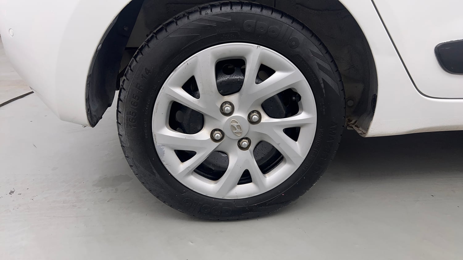 Used 2018 Hyundai Grand i10 Sportz 1.2 Kappa VTVT Petrol Manual tyres RIGHT REAR TYRE RIM VIEW