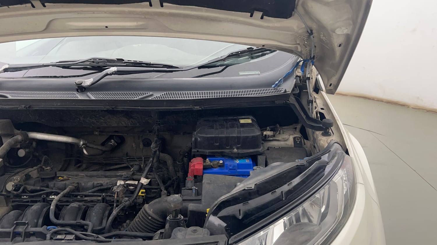 Used 2017 Ford EcoSport Ambiente 1.5L Ti-VCT Petrol Manual engine ENGINE LEFT SIDE HINGE & APRON VIEW