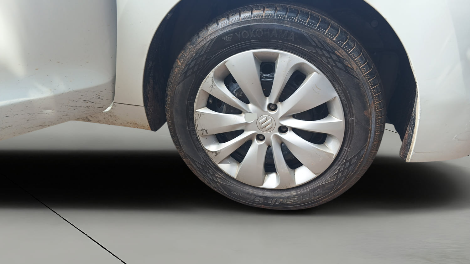 Used 2017 Maruti Suzuki Baleno Delta 1.2 Petrol Manual tyres RIGHT FRONT TYRE RIM VIEW