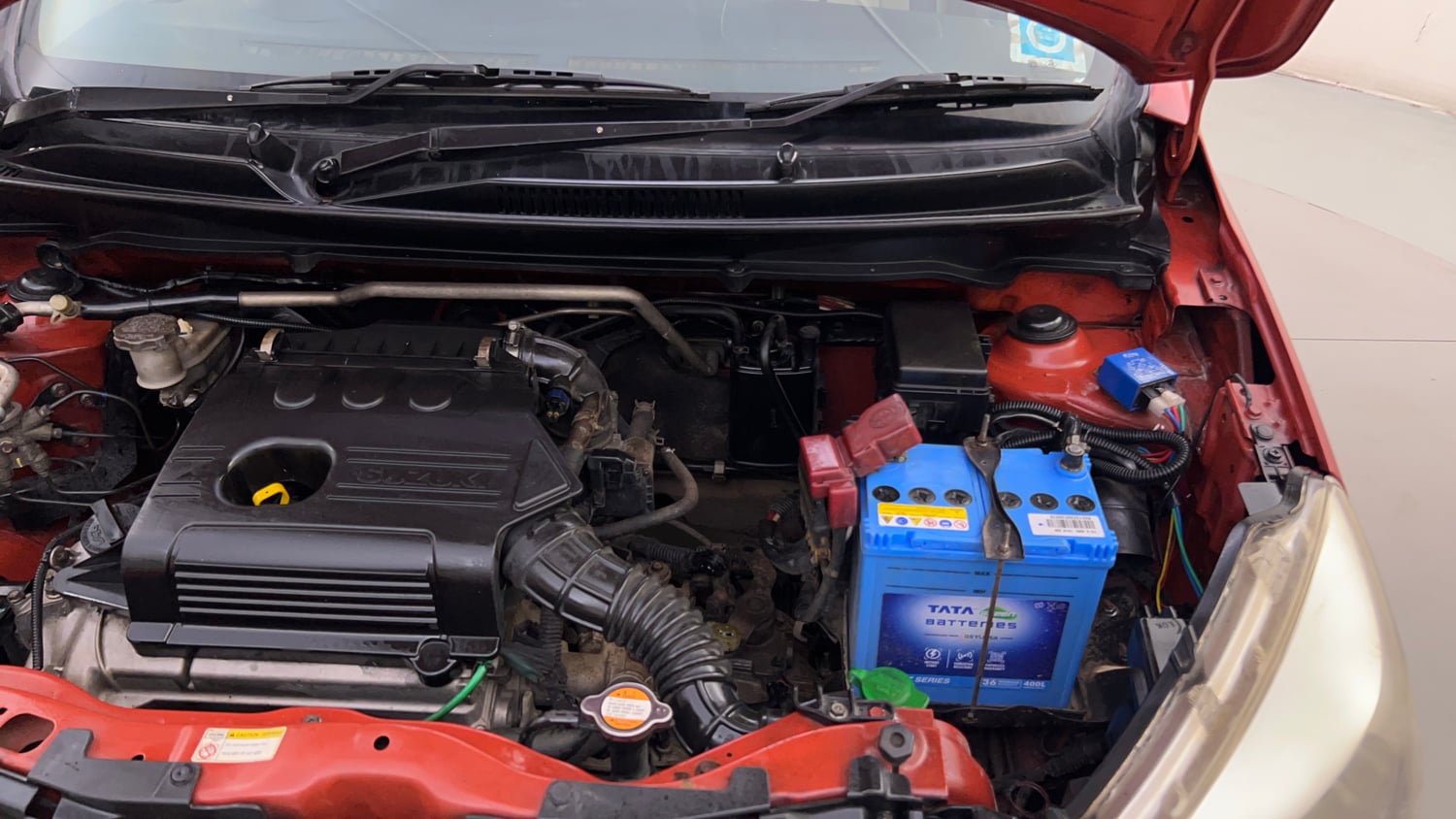 Used 2014 Maruti Suzuki Celerio VXi Petrol Manual engine ENGINE LEFT SIDE HINGE & APRON VIEW