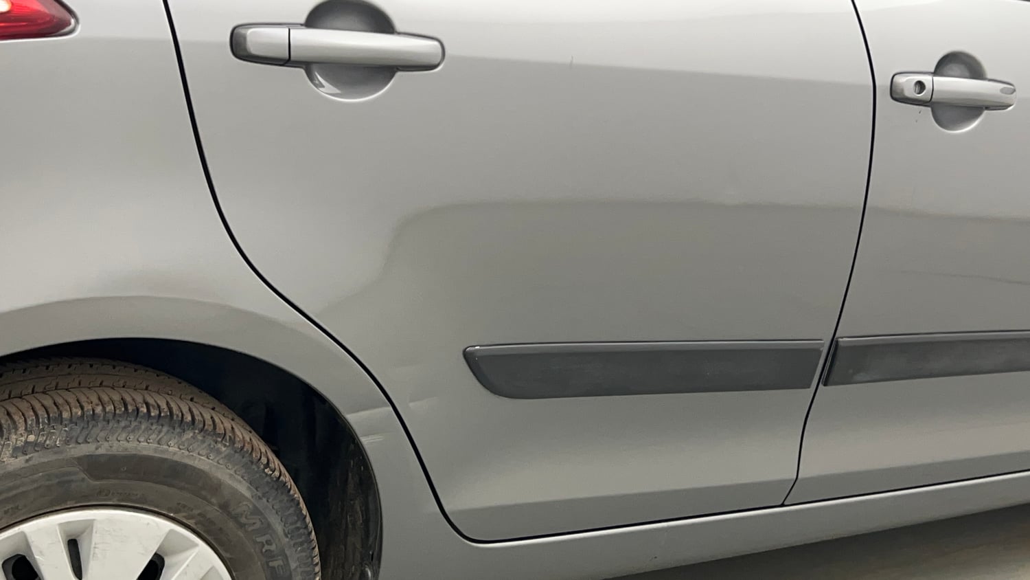 Used 2012 Maruti Suzuki Swift VXi Petrol Manual dents MINOR DENT