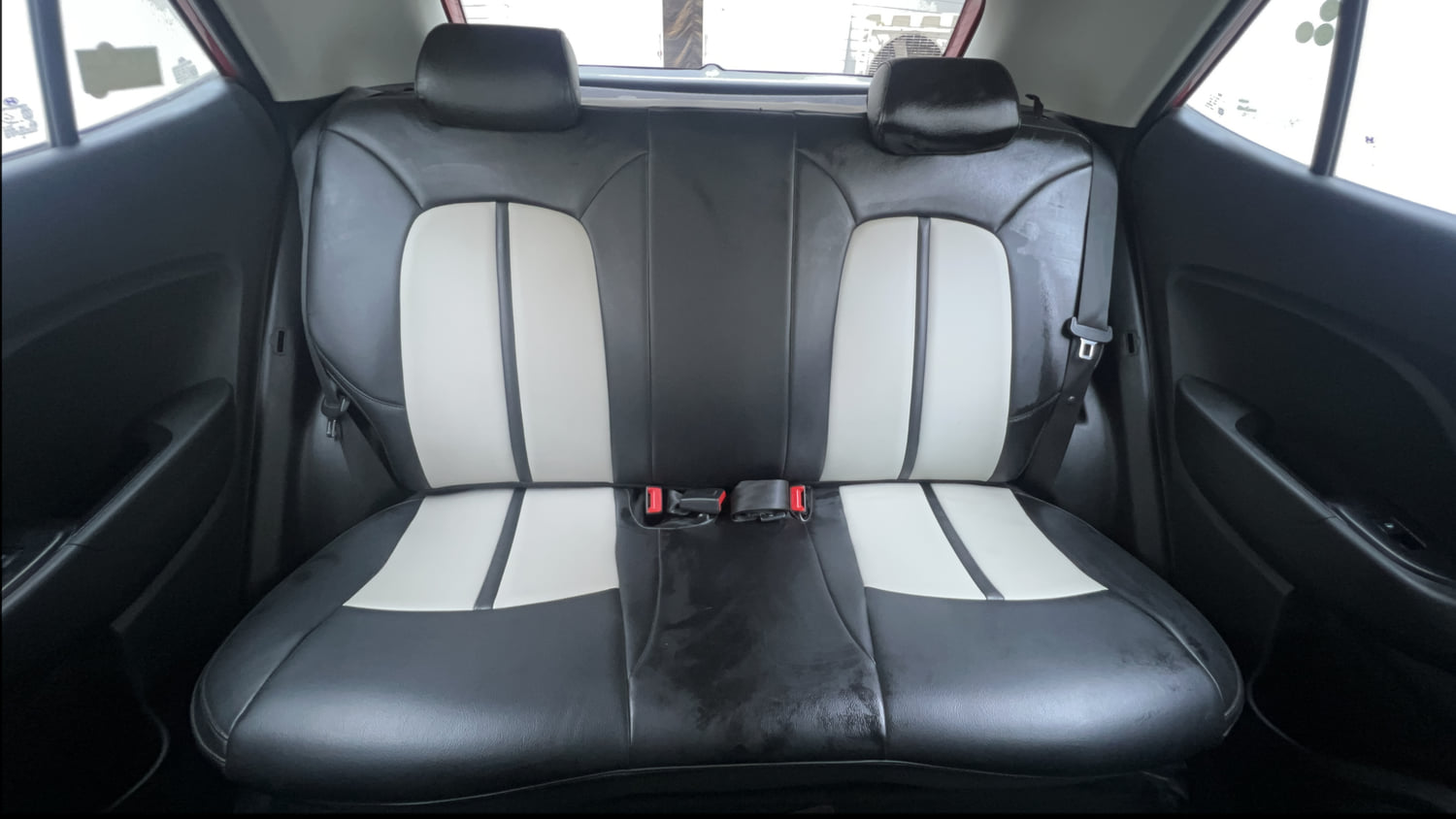 Used 2019 Hyundai Venue SX Plus 1.0 Turbo DCT Petrol Automatic interior REAR SEAT CONDITION VIEW