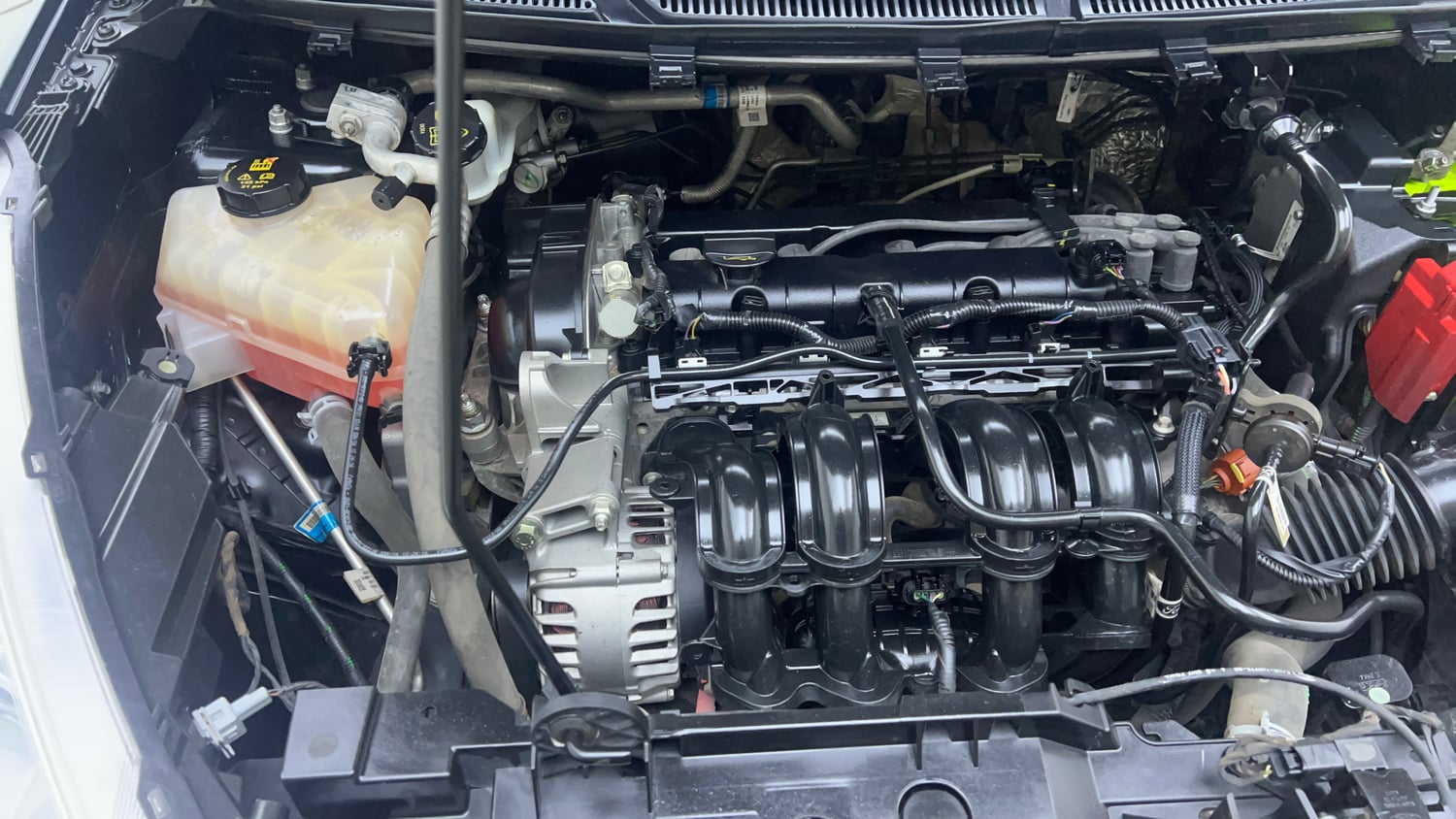 Used 2017 Ford Figo Aspire Titanium 1.2 Ti-VCT Petrol Manual engine ENGINE RIGHT SIDE VIEW