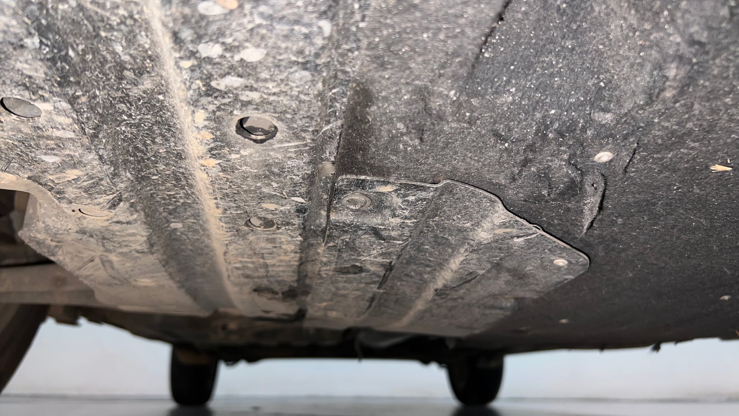 Used 2022 Maruti Suzuki Dzire ZXi AGS Petrol Automatic extra FRONT LEFT UNDERBODY VIEW