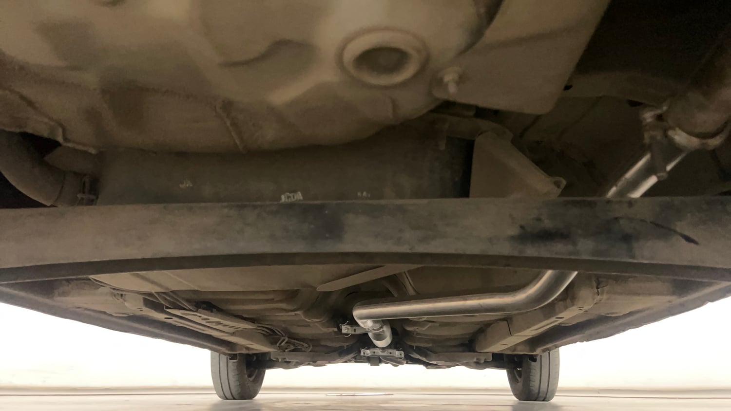 Used 2014 Hyundai i10 Sportz 1.1 iRDE2 Petrol Manual extra REAR UNDERBODY VIEW (TAKEN FROM REAR)
