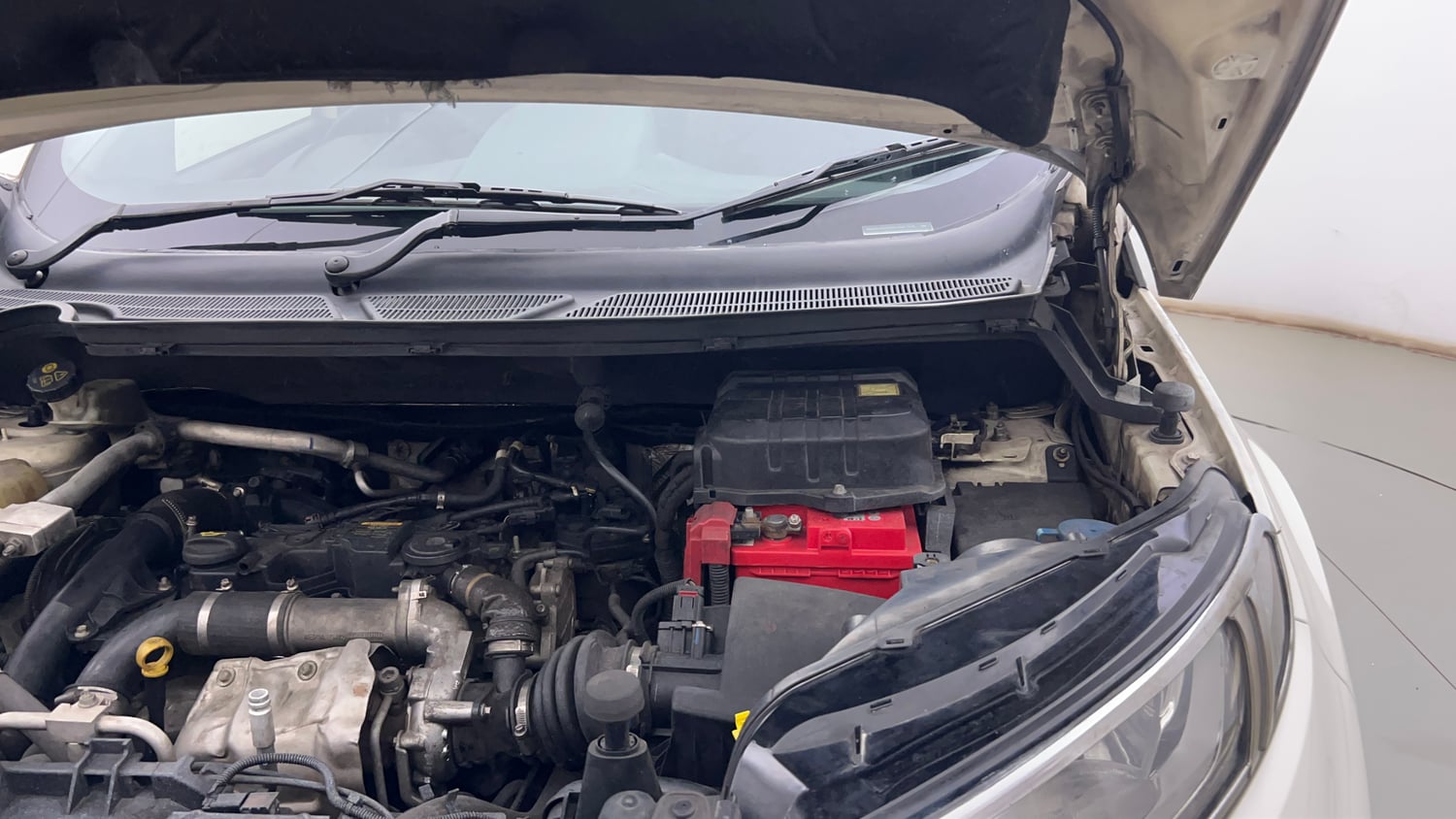 Used 2017 Ford EcoSport Titanium 1.5L TDCi Diesel Manual engine ENGINE LEFT SIDE HINGE & APRON VIEW
