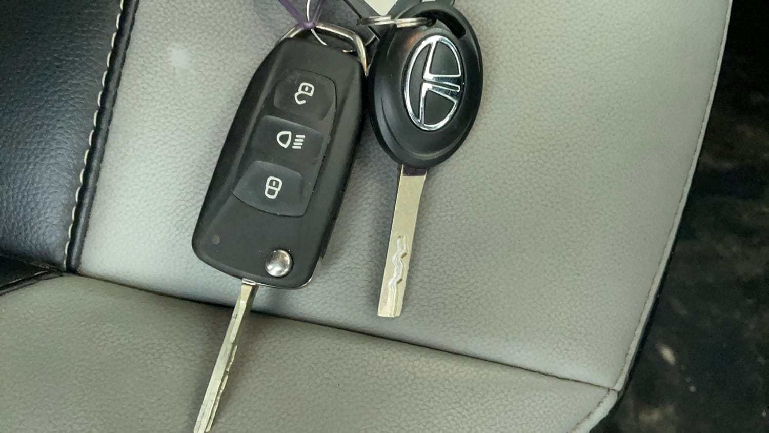 Used 2022 Tata Altroz XE Plus Petrol Petrol Manual extra CAR KEY VIEW