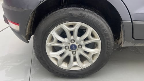 Used 2015 Ford EcoSport Titanium 1.5L Ti-VCT Petrol Manual tyres RIGHT REAR TYRE RIM VIEW