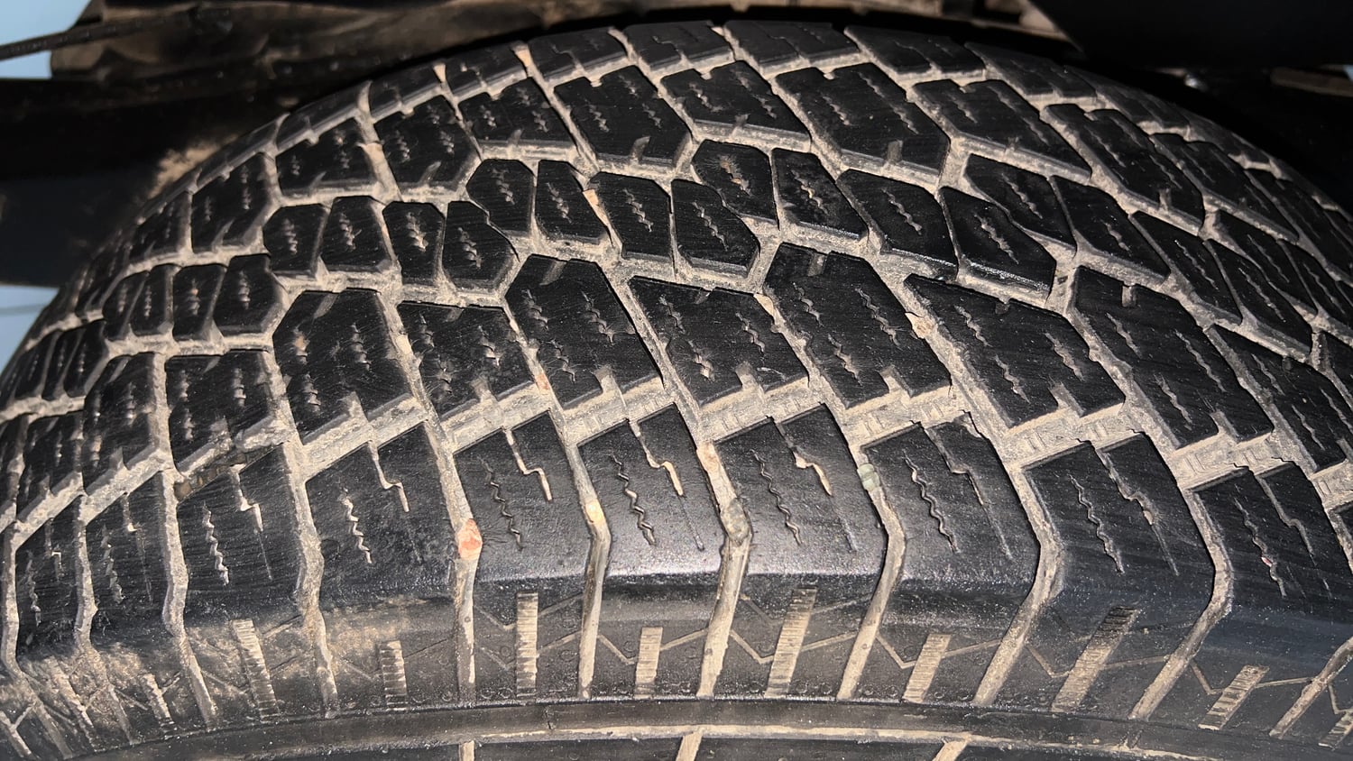 Used 2023 Mahindra Thar LX Hard Top Petrol AT RWD Petrol Automatic tyres RIGHT REAR TYRE TREAD VIEW