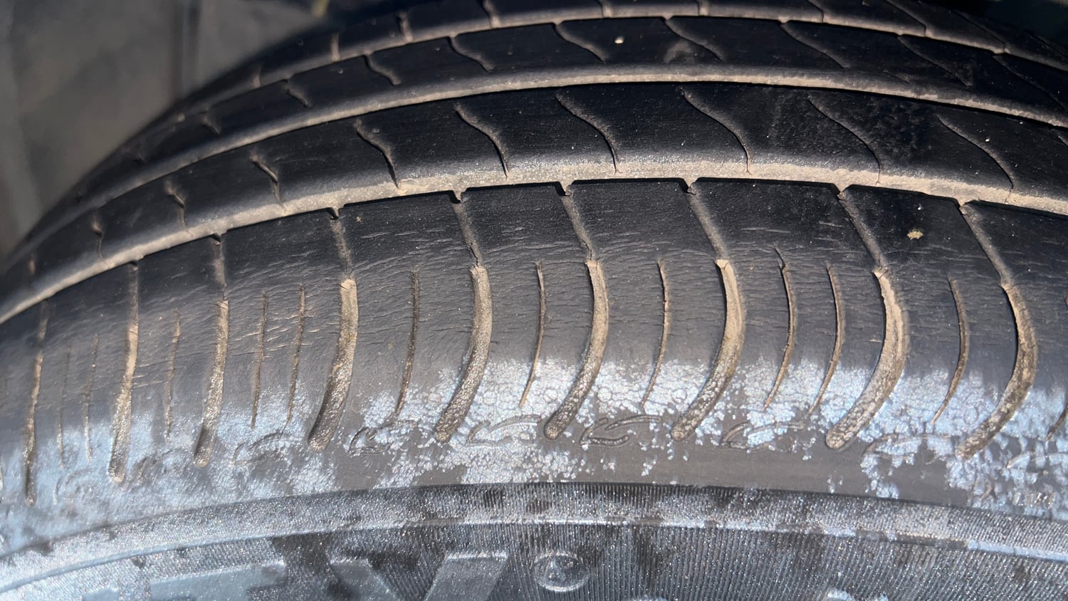 Used 2022 Maruti Suzuki Wagon R VXI 1.0 CNG Cng Manual tyres LEFT FRONT TYRE TREAD VIEW