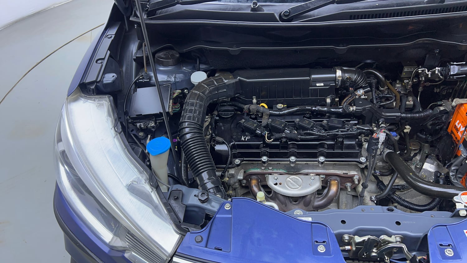 Used 2021 Maruti Suzuki Ertiga VXi CNG Cng Manual engine ENGINE RIGHT SIDE VIEW