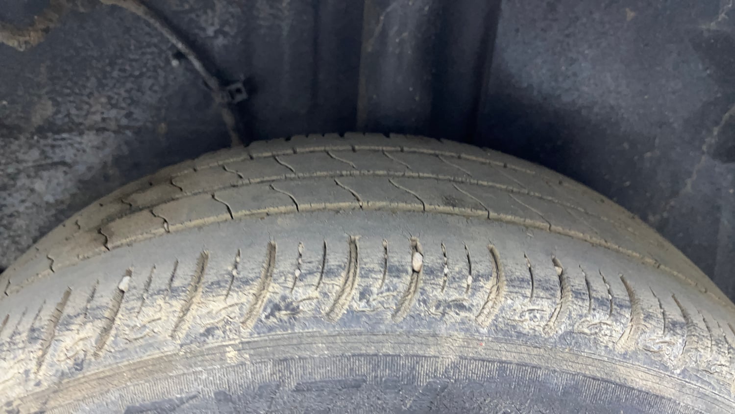 Used 2022 Tata Altroz XZ Petrol Petrol Manual tyres LEFT REAR TYRE TREAD VIEW