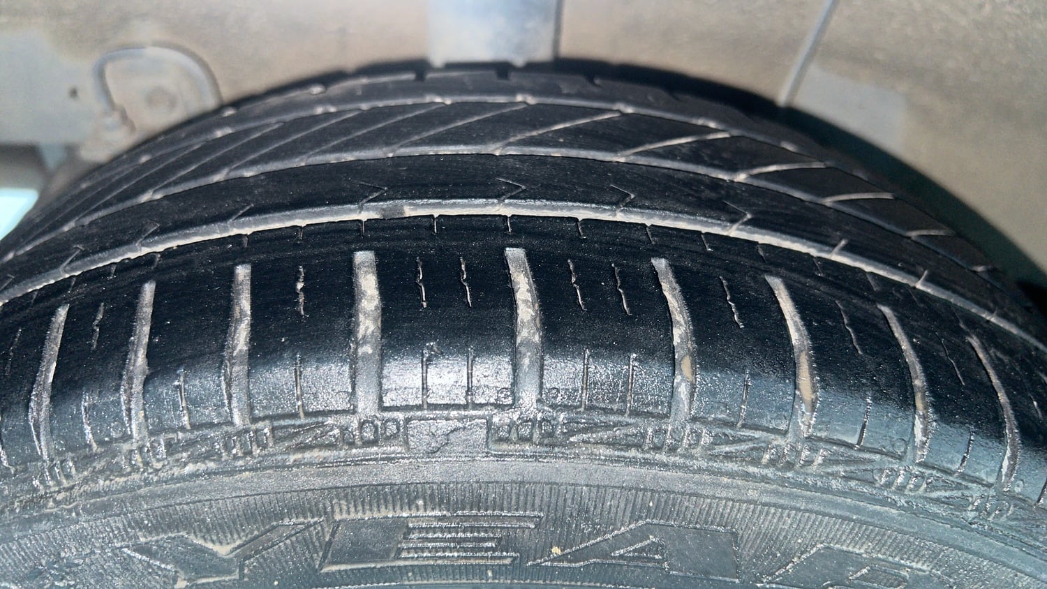 Used 2019 Hyundai Grand i10 Sportz 1.2 Kappa VTVT Petrol Manual tyres RIGHT REAR TYRE TREAD VIEW