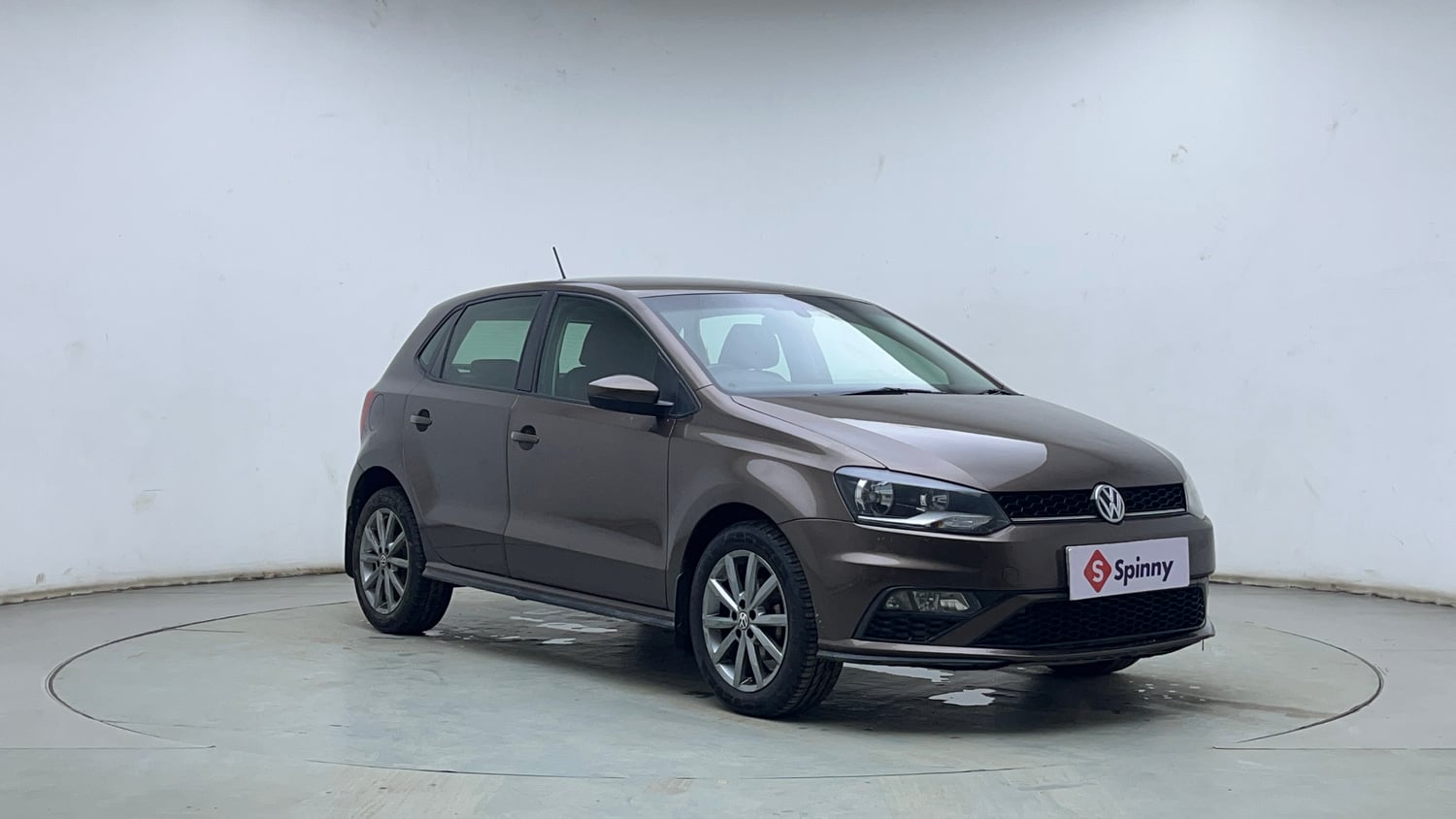 Used 2021 Volkswagen Polo Highline Plus 1.0L TSI Petrol Manual exterior RIGHT FRONT CORNER VIEW