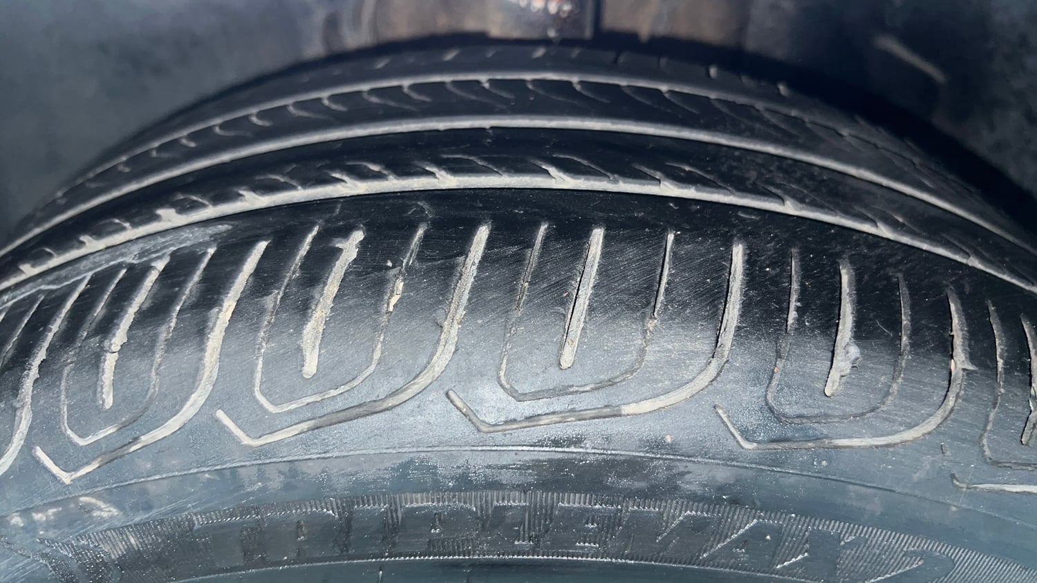 Used 2025 Tata Altroz Racer R2 Petrol Manual tyres LEFT FRONT TYRE TREAD VIEW