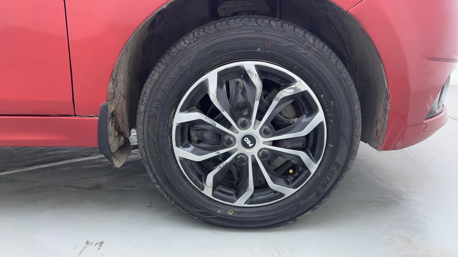 Used 2019 Tata Tiago Revotron XZ w/o Alloy Petrol Manual tyres RIGHT FRONT TYRE RIM VIEW