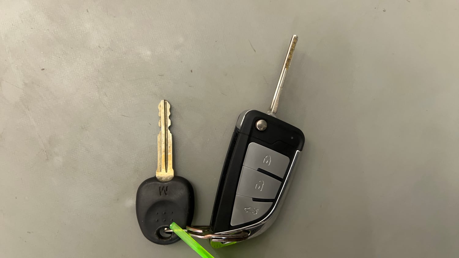 Used 2014 Hyundai i10 Sportz 1.1 iRDE2 Petrol Manual extra CAR KEY VIEW