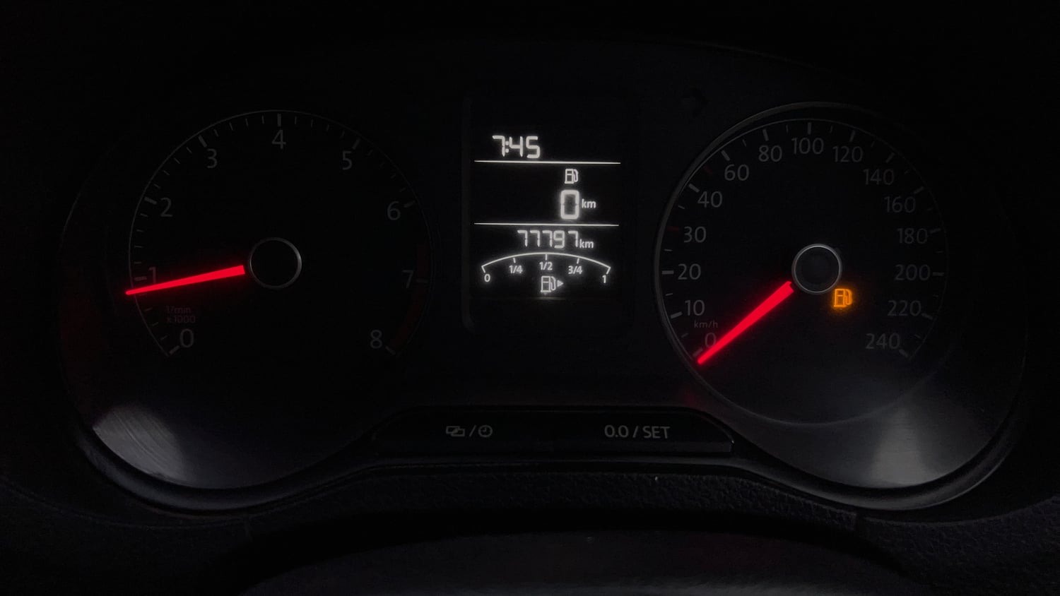 Used 2018 Volkswagen Polo Comfortline 1.0L (P) Petrol Manual interior CLUSTERMETER VIEW